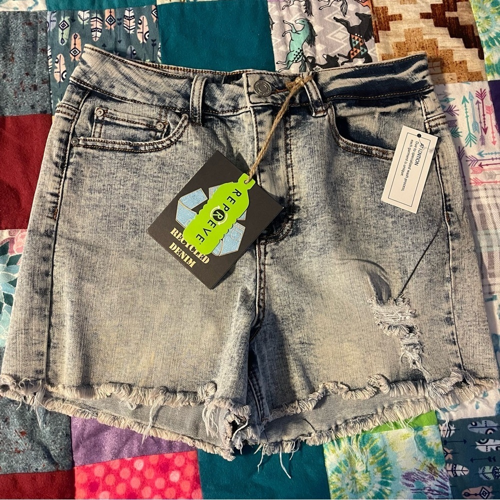 Indigo Rein super high rise  Distressed Denim Shorts size 9 new with tags
